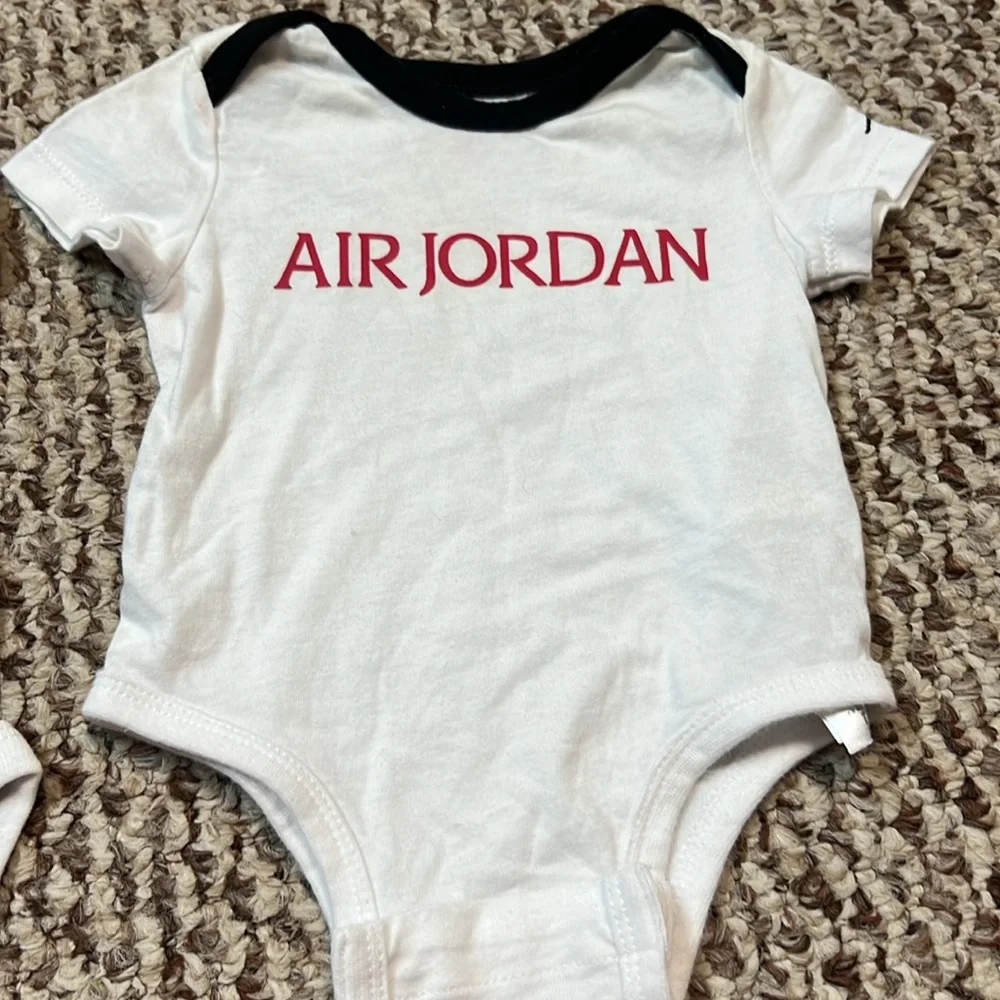 Nike onesies‎